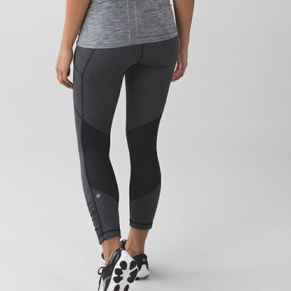 Lululemon Speed Crop - Picture 1 of 6